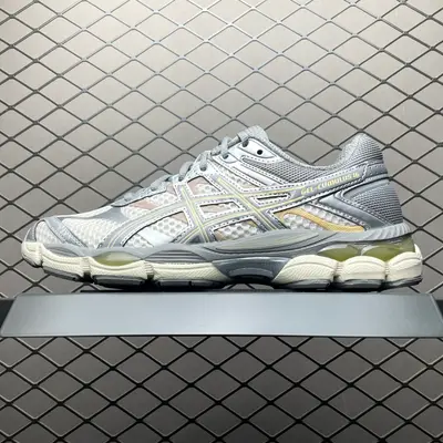 💰579  純原 Asics Gel-Cumulus 16 亞瑟士 網面低幫休閒運動鞋 1203A733-101 採用雙層提花網面設計 提高包裹性和透氣性 後跟搭載穩定系統科技T-GEL提升整體支撐力和結構感 減少對身體帶來的衝擊負荷 創