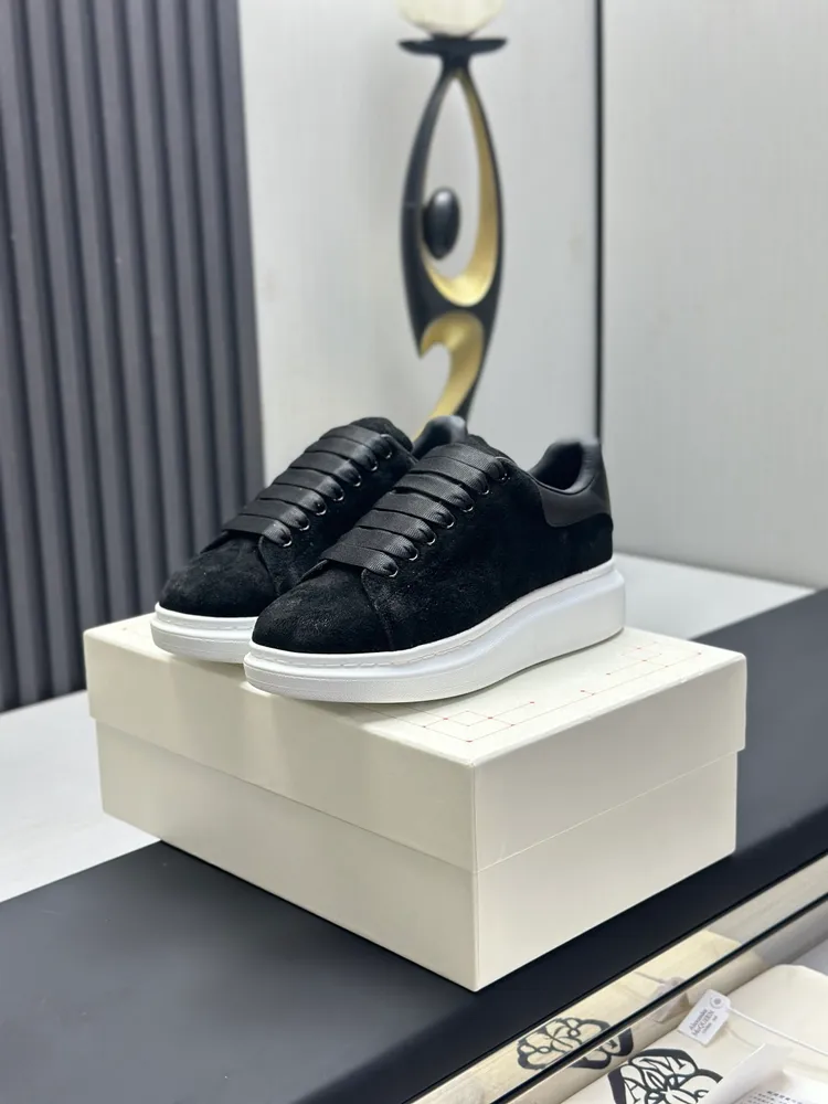 出廠¥💰670（🥇頂級版本🥇）。 全新升級經典麥坤小白鞋，
