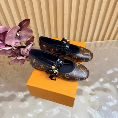 LV  | 路易威登  26𝐬𝐬 2026早春新品 頂級版本⚠️專櫃主打最新款 瑪麗珍單鞋/拖鞋/貓跟拖鞋 硬貨上新🆕