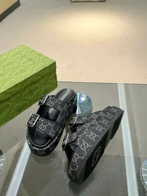 🔥【p620】全年出貨，】古馳Gucci最新限量厚底拖鞋 。頂級品質發售 購入正品開發 . 材質.工藝與原版一致