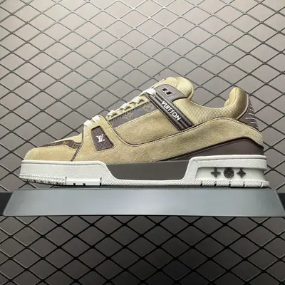 Louis Vuitton 路易威登 LV Trainer 低幫休閒板鞋 海淘代購同渠道品質 高階零售 外貿充正專供 原版購入開發 ZP級全套包裝 完美楦型 正確卡色 大底TPU 質感媲美原版 細節與原版一致 請注意區分市面通貨材 尺碼：3