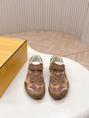 出女p730 男+10 情侶款 Fendi 芬迪最新款 復古阿甘鞋 德訓運動鞋