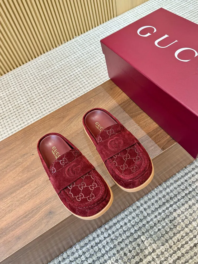 2025🆕[P640]福利新品厚底GuCci互扣式刺繡大G橫帶穆勒鞋 🆕迷你GG壓紋包頭拖鞋🔥勃肯半拖🆕官網同步，原版一比一複製，最高版本🆙👏🔥所有材質細節均與YB一致💪👍 常年做貨。