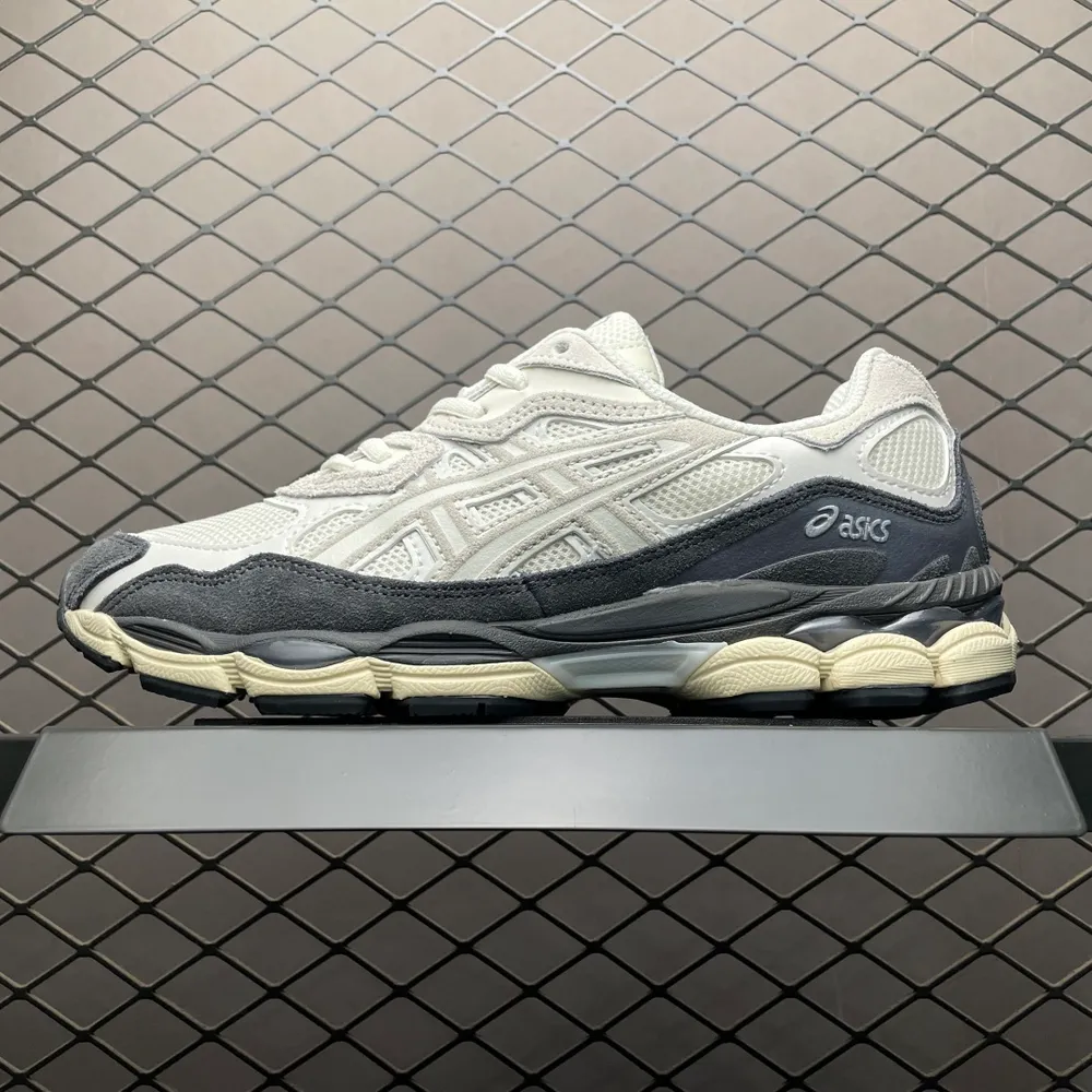 💰530 純原Asics 亞瑟士 GEL-NYC 低幫運動休閒跑步鞋 1203A383-111 外貿平臺專供 大廠出品 細節到位 區別市面通貨 尺碼：36 37 37.5 38 39 39.5 40 40.5 41.5 42 42.5 4