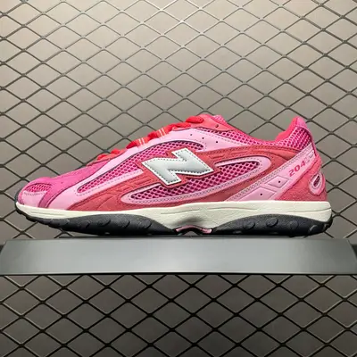 💰550  純原 KITH x New Balance U204LKTH 聯名款復古休閒鞋 薄底鞋  品質 區別市面先行通貨版本 鞋身搭載EVA科技中底 適用多元穿搭場合為戶外出行提供舒適長遠的穿搭體驗 尺碼：36 37 37.5 38 