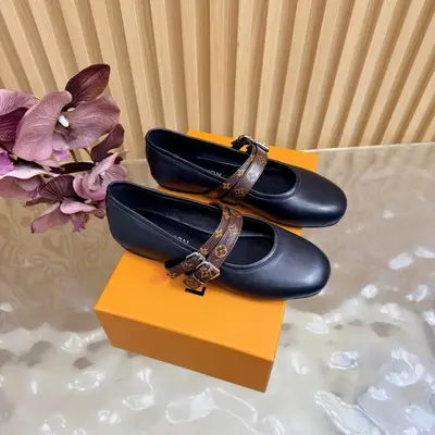 LV  | 路易威登  26𝐬𝐬 2026早春新品 頂級版本⚠️專櫃主打最新款 瑪麗珍單鞋/拖鞋/貓跟拖鞋 硬貨上新🆕