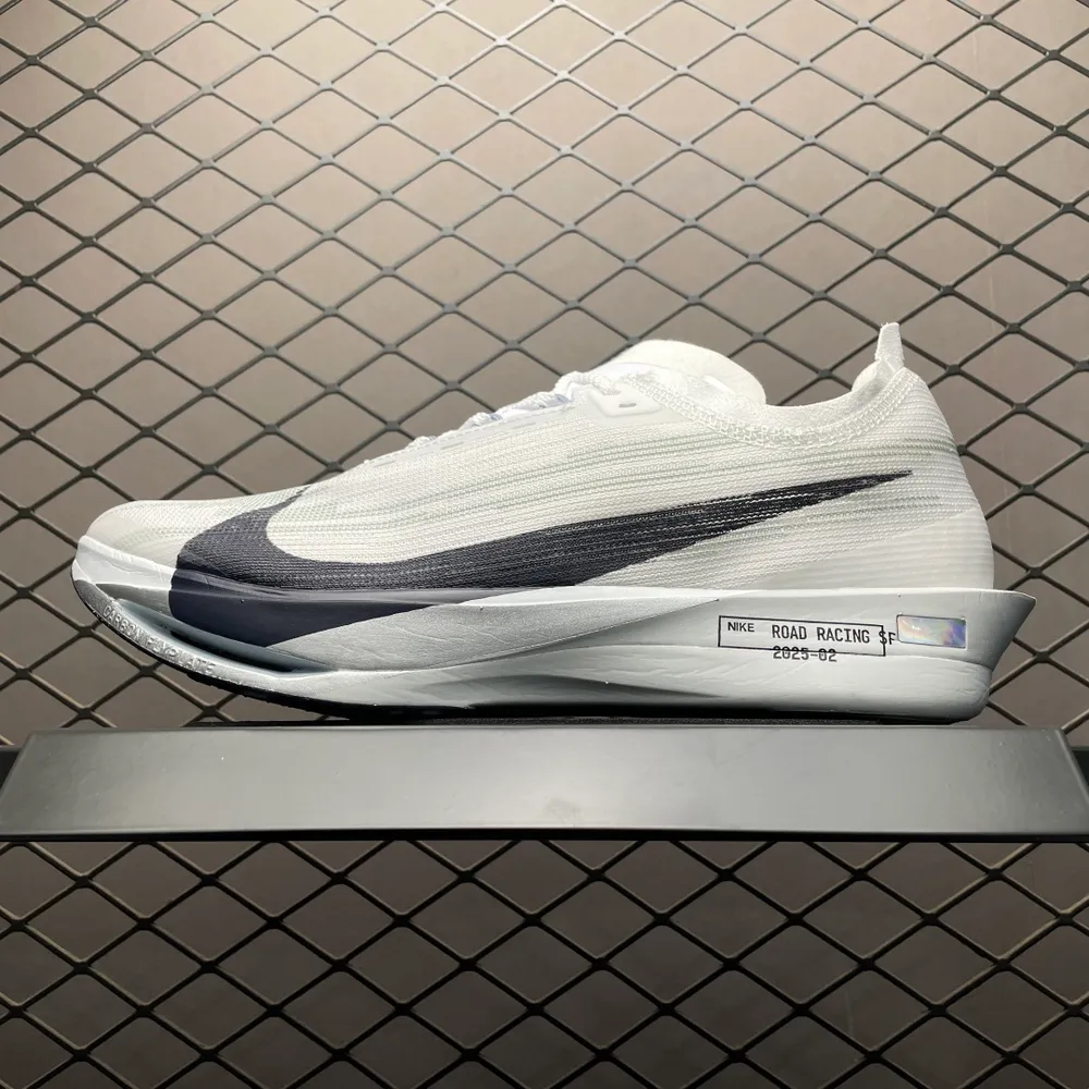💰550 純原NK Zoomx Streakfly 2 網面透氣跑步鞋 HF6416-100 尺碼：38.8 39 40 40.5 41 42 42.5 43 44 44.5 45 編號：25TDEFJ