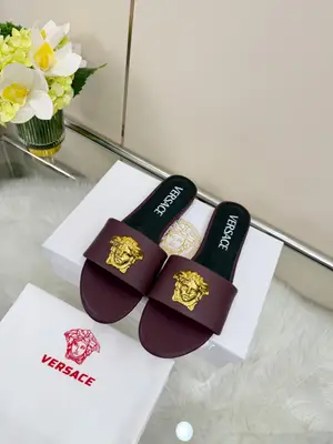 VERSACE  范家2026春款   碼數35-43  出廠價560  皮底加40