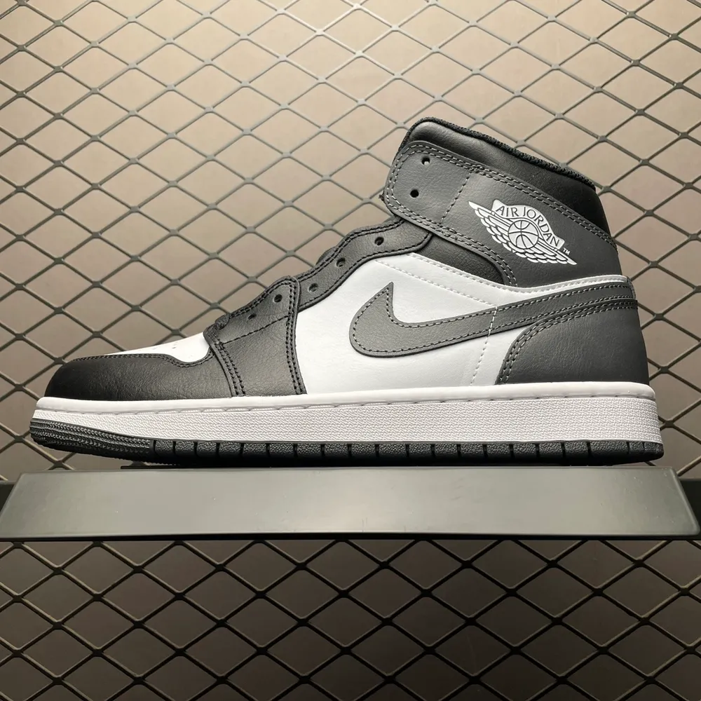 💰620 純原Air Jordan 1 Mid  AJ1喬1中幫文化籃球鞋 DQ8426-001 市售最高品質 原鞋開發 平臺訂單專用代工流水線打造 每一個配色均採購原鞋確認細節 認準細節實拍 尺碼：40 40.5 41 42 42.5 