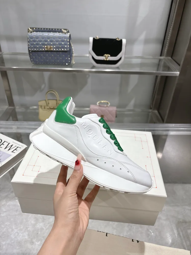 ALEXANDER MCQUEEN/亞歷山大麥昆 2025春夏新款Sprint運動情侶款 鞋側面飾有時尚個性字母seal Logo標誌 牛皮工藝 羊皮內裡 牛皮墊腳透氣防掉色. 原版1:1大底，最新精美全套包裝 另配有一幅鞋帶 35-45