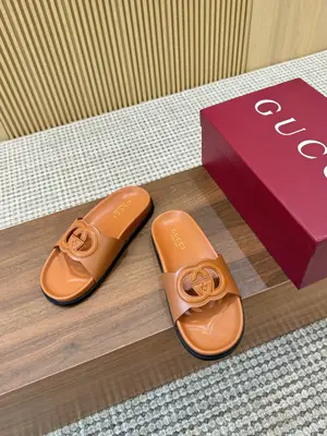 2025🆕[皮面P590福利新品厚底GuCci互扣式刺繡大G橫帶穆勒鞋 🆕原版一比一複製，最高版本🆙👏🔥所有材質細節均與YB一致💪👍 常年做貨。