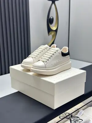 出廠¥💰670（🥇頂級版本🥇）。 全新升級經典麥坤小白鞋，