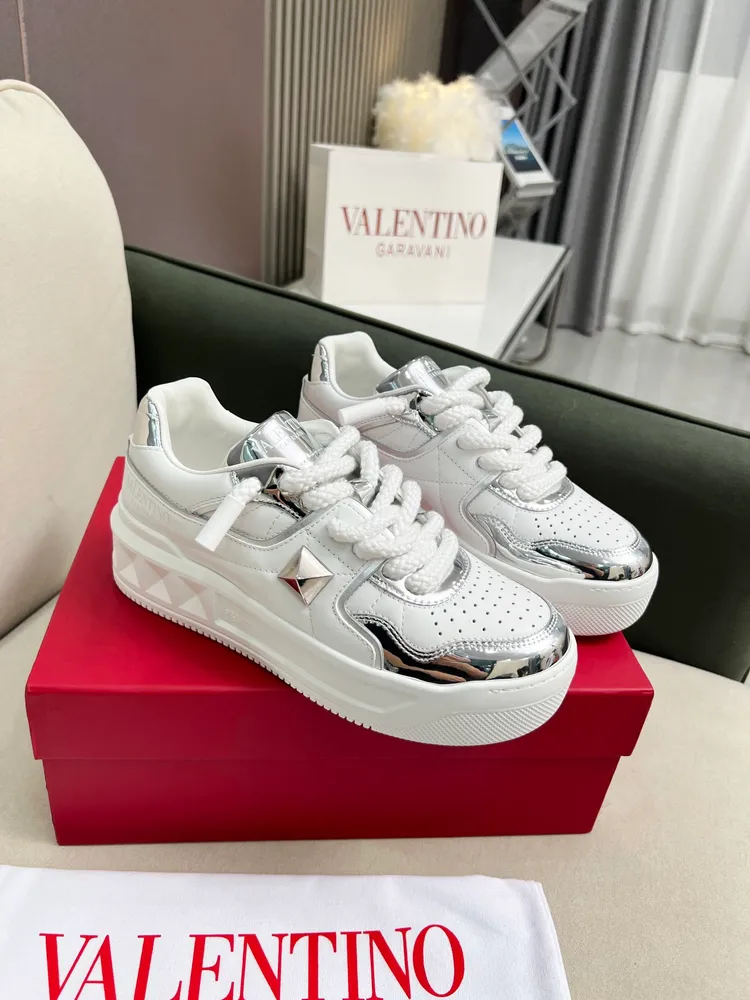 p750  VALENTINO華倫天奴2023厚底👉粗鞋帶🤏爆款休閒鞋！