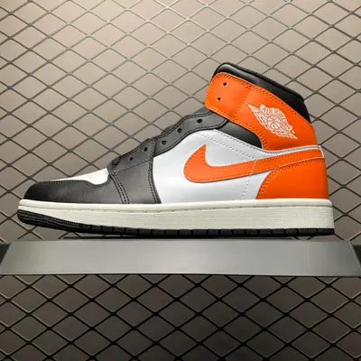 💰620 純原Air Jordan 1 Mid  AJ1喬1中幫文化籃球鞋 DQ8426-801 市售最高品質 原鞋開發 平臺訂單專用代工流水線打造 每一個配色均採購原鞋確認細節 認準細節實拍 尺碼：40 40.5 41 42 42.5 
