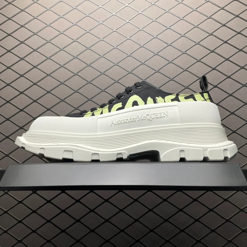 💰750 純原Alexander McQueen/亞歷山大 麥昆 塗鴉配色 厚底增高帆布休閒鞋 鞋面定製原版軍用級別帆布面料，面料不拉手、過水性強、很密實 種面料高穩定型比皮料還要貴，色澤溫潤 高密度彈力乳膠羊皮鞋墊，腳感舒適彈性足原版開