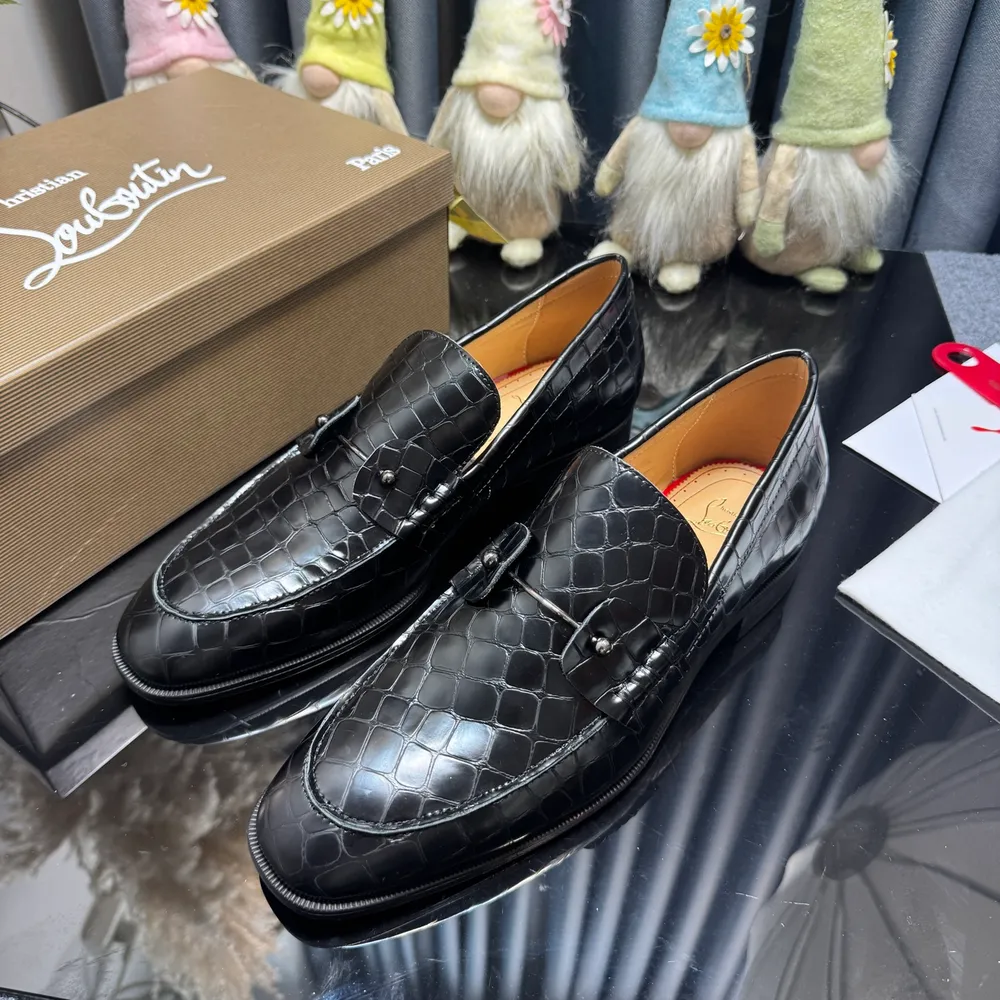 🆑🆑🆑christian louboutin（CL紅​‎​底‎​‎鞋‌‎‌‎）‎​休閒​​‎‎‌皮鞋‎‌‎📢 📢 📢 獨​‌家​‌‎‌熱​款‌‌‎發‎‌‌布‎‎🎈🎈💪活‌‎‎動​‎​乳‌‎‎‎膠‎​墊​腳​​‌👻成​‎品
