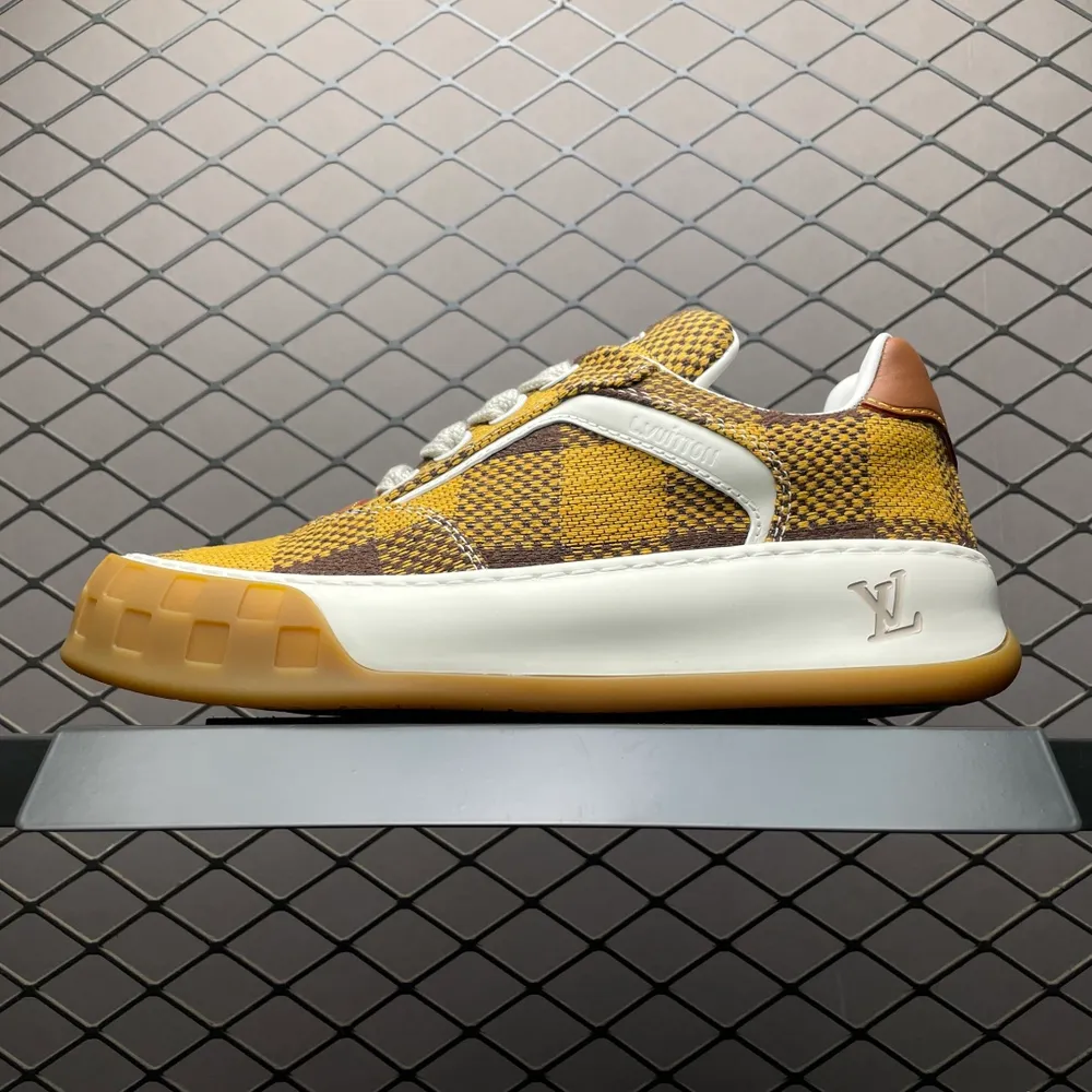 Louis Vuitton 路易威登 LV Tilted 低幫休閒板鞋 海淘代購同渠道品質 高階零售 外貿充正專供 原版購入開發 ZP級全套包裝 完美楦型 正確卡色 大底TPU 質感媲美原版 細節與原版一致 請注意區分市面通貨材 尺碼：35