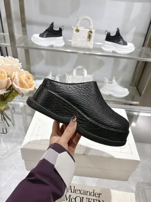 ALEXANDER MCQUEEN亞歷山大麥昆25早春新品女士黑色Wave穆勒內增高拖鞋