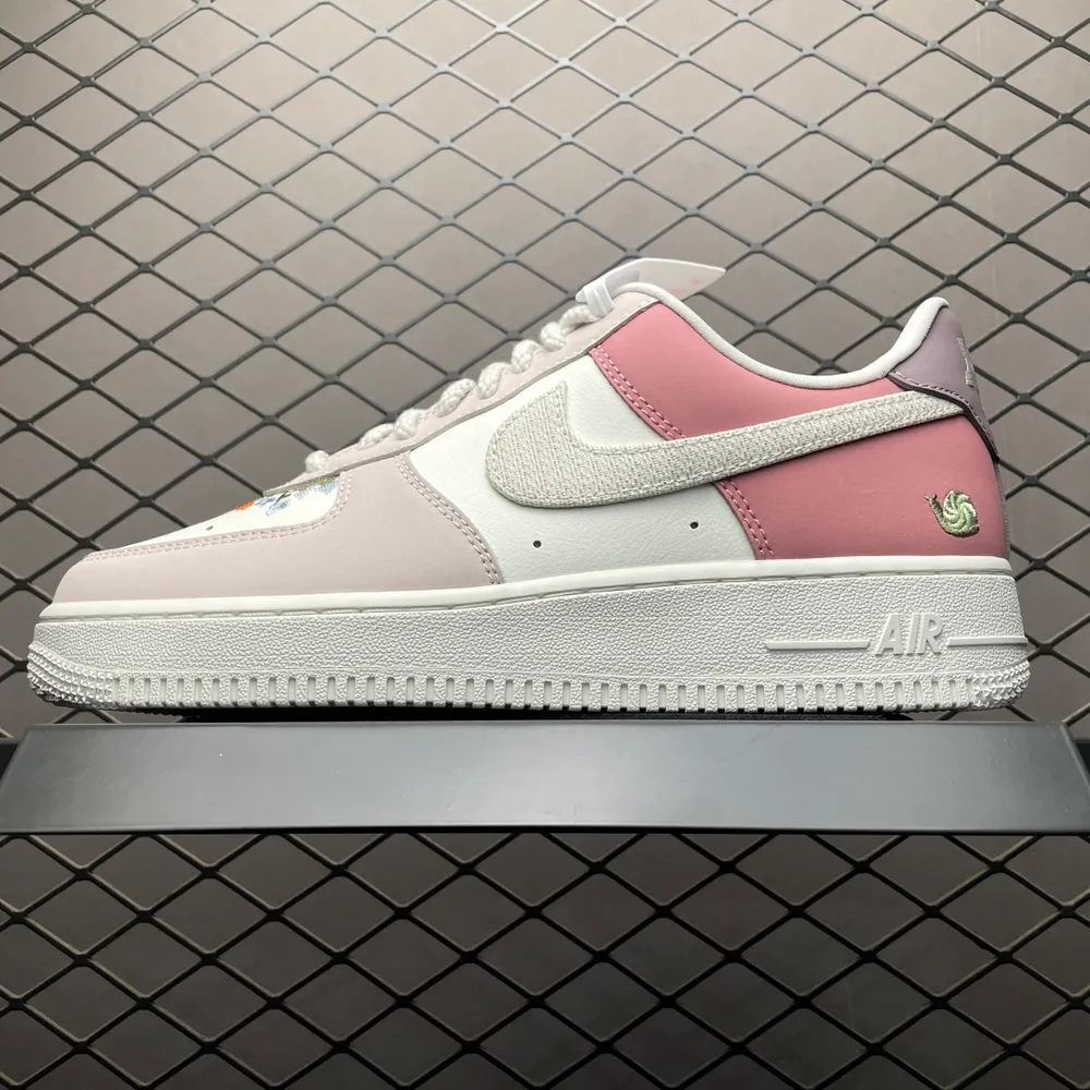💰550 純原NK Air Force 1 Low 空軍一號低幫休閒板鞋 IB8874-111 原廠衝刀皮料切割乾淨 無任何毛邊 打造純正空軍 全掌內建蜂窩氣墊 原盒配件 原廠中底鋼印、拉幫完美 全套原楦原模傾力打造完美版型 尺碼：35.