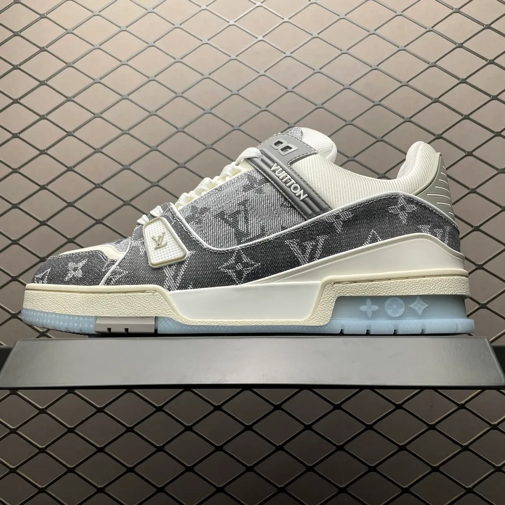 💰820 Louis Vuitton 路易威登 LV Trainer 低幫休閒板鞋 私人訂單 原版開發 高階零售 外貿充正專供 原版購入開發 ZP級全套包裝 完美楦型 正確卡色 大底TPU 質感媲美原版 品質可吊打市面大多數版本 尺碼：3