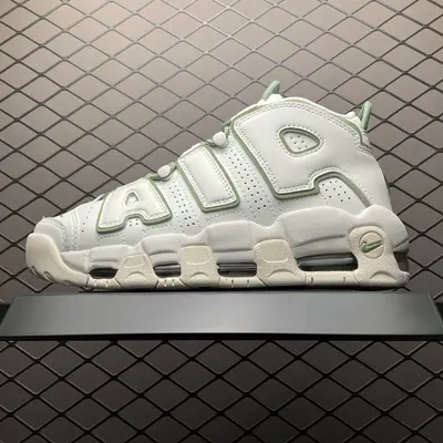 💰620 純原NK Air More Uptempo 大AIR皮蓬復古籃球鞋 FQ8211-100 尺碼：36 36.5 37.5 38 38.5 39 40 40.5 41 42 42.5 43 44 44.5 45 46 47.5 編