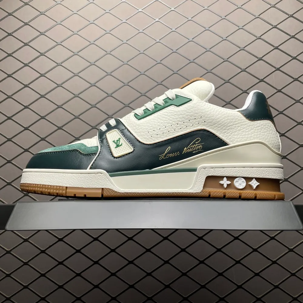 Louis Vuitton 路易威登 LV Trainer 低幫休閒板鞋 海淘代購同渠道品質 高階零售 外貿充正專供 原版購入開發 ZP級全套包裝 完美楦型 正確卡色 大底TPU 質感媲美原版 細節與原版一致 請注意區分市面通貨材 尺碼：3