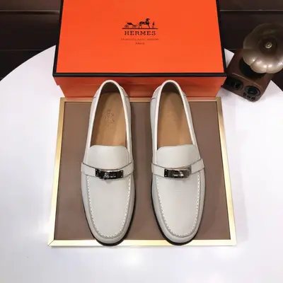 工廠💰【愛馬仕 HERMES】（牛皮內裡）🍀義大利頂級奢侈🍀他不追求新奇的款式和華麗的色彩，以其完美無瑕、優雅、經典的風格吸引著成功男士的青睞正裝皮鞋 這款非常非常舒適，簡潔穩重的款式讓您輕鬆搭配任何風格！版型絕對原版套楦1:1精製，