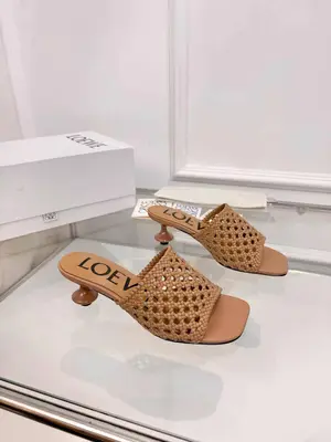 頂級版本🆕💗【羅意威•Loewe】 火爆新款 配合整體原版楦型，時尚而個性好穿 顏色超讚
