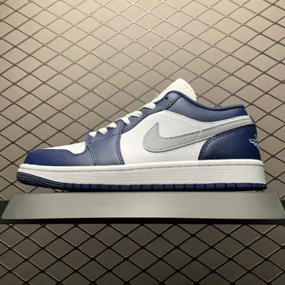 💰569 純原Air Jordan 1 Low AJ1喬1低幫文化籃球鞋 553558-141 目前市售最高品質出貨 原鞋開發 平臺訂單專用代工流水線打造 一眼ZP既視感 每一個配色均採購原鞋確認細節 尺碼：40 40.5 41 42 4