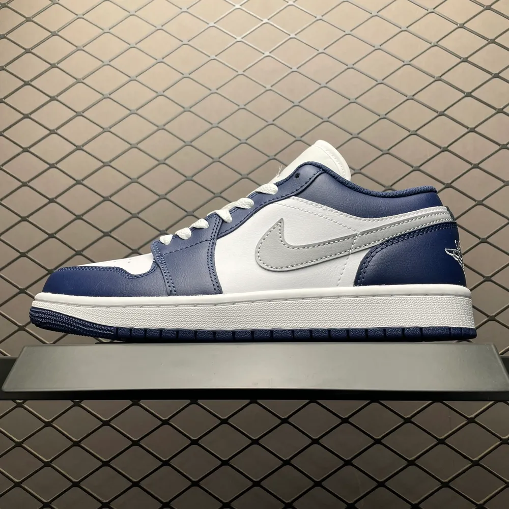💰569 純原Air Jordan 1 Low AJ1喬1低幫文化籃球鞋 553558-141 目前市售最高品質出貨 原鞋開發 平臺訂單專用代工流水線打造 一眼ZP既視感 每一個配色均採購原鞋確認細節 尺碼：40 40.5 41 42 4