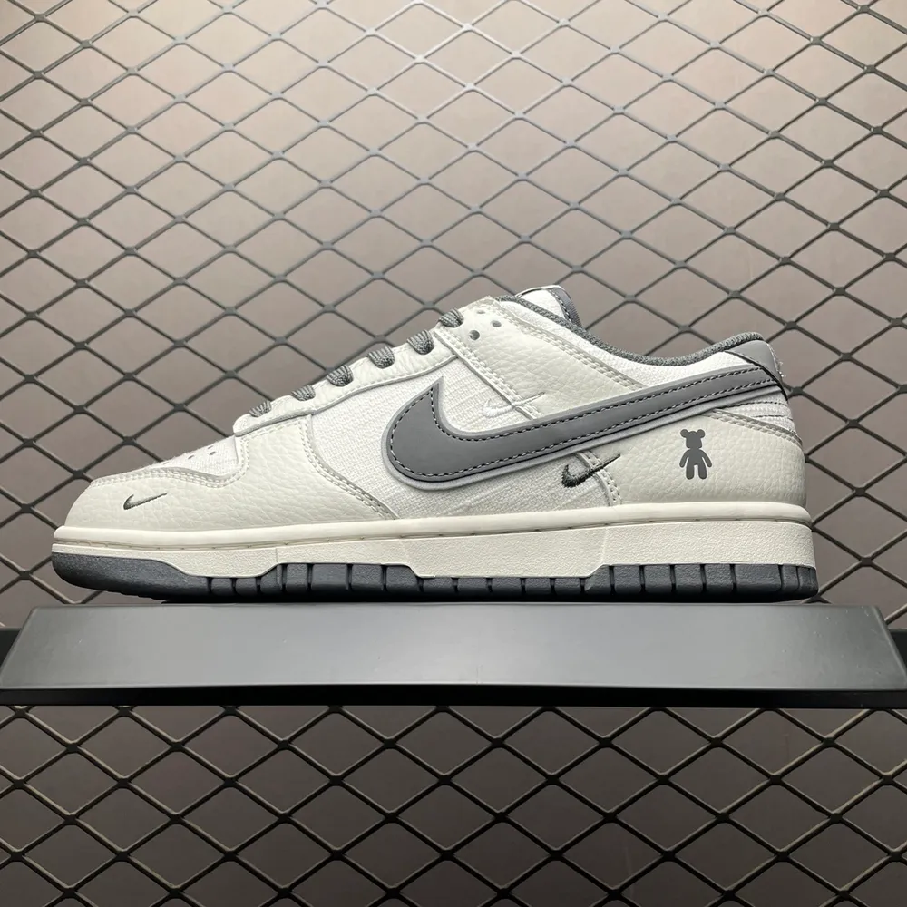 💰650 純原NK Dunk Low 客制款 低幫休閒板鞋 KK1888-004 尺碼：36 36.5 37.5 38 38.5 39 40 40.5 41 42 42.5 43 44 44.5 45 編號：33YEFFJ