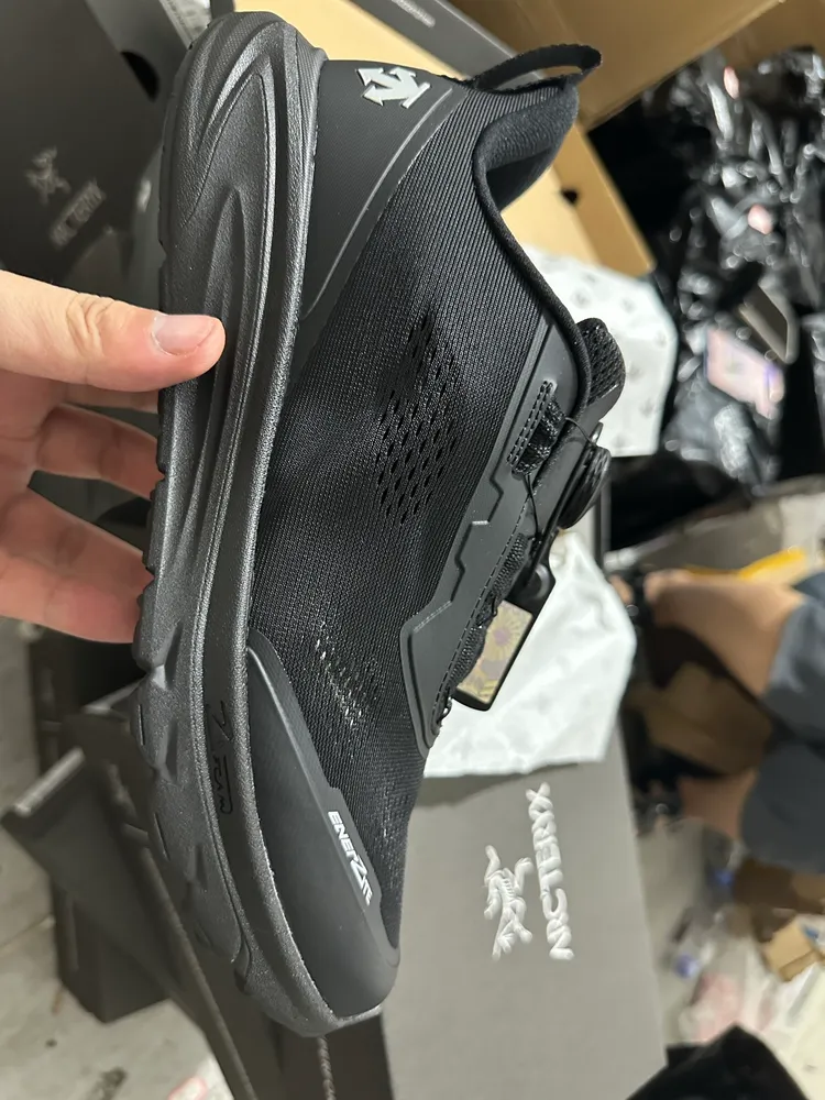 放店💰650🉐 東莞迪桑特 透氣大網孔 運動跑步鞋