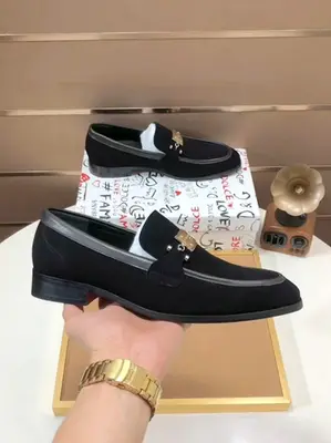 出廠💰DG頂級🔍🔍男士新款皮鞋🚹專櫃同步發售⚠鞋面義大利進口牛皮面，全進口牛皮內裡，進口配件💪💪，完全1⃣️比1⃣️復刻🇮🇹💪💪，⚠鞋底：原廠特供原版底，獨家活動成型底超級舒適，⚠原廠跟單貨，🔍🔍高品質，可隨意進出專