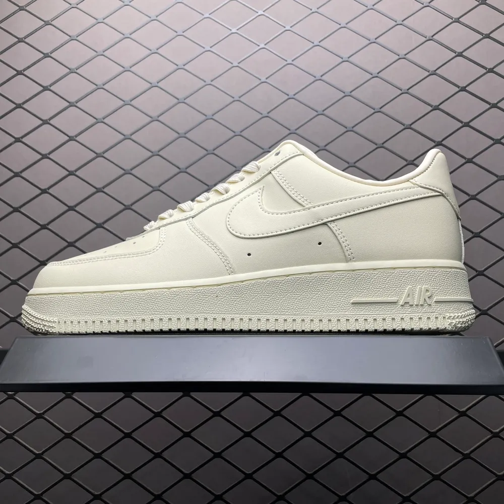 💰550 純原NK Air Force 1 Low 空軍一號低幫休閒板鞋 DM0211-101 原廠衝刀皮料切割乾淨 無任何毛邊 打造純正空軍 全掌內建蜂窩氣墊 原盒配件 原廠中底鋼印、拉幫完美 全套原楦原模傾力打造完美版型 尺碼：36 