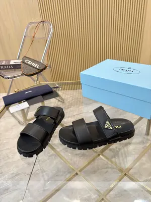 p590 春夏封神款✨P家雙帶涼拖把高階感焊在腳上