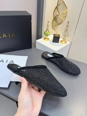 Alaia·阿萊亞⛳️🔥超火的一款平底芭蕾舞漁網紗面鑲鑽款平底單鞋🩰！