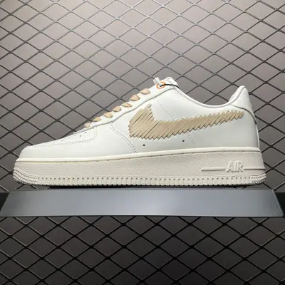 💰560 純原NK Air Force 1 空軍一號休閒板鞋 IR7011-121 尺碼：36 36.5 37.5 38 38.5 39 40 40.5 41 42 42.5 43 44 44.5 45 編號：25TDEF51
