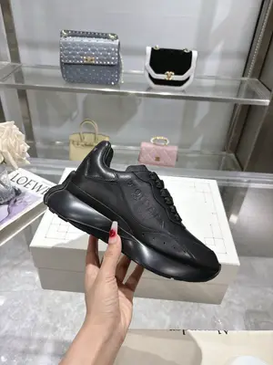 ALEXANDER MCQUEEN/亞歷山大麥昆 2025春夏新款Sprint運動情侶款 鞋側面飾有時尚個性字母seal Logo標誌 牛皮工藝 羊皮內裡 牛皮墊腳透氣防掉色. 原版1:1大底，最新精美全套包裝 另配有一幅鞋帶 35-45