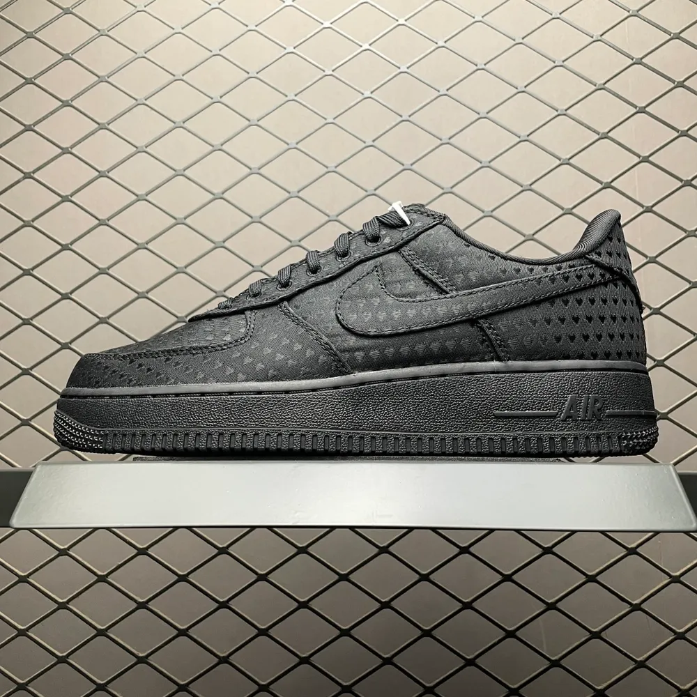 💰540 純原NK Air Force 1 " Valentine's Day " 情人節 空軍一號休閒板鞋 IQ9965-001 原廠衝刀皮料切割乾淨 無任何毛邊 打造純正空軍 全掌內建蜂窩氣墊 原盒配件 原廠中底鋼印、拉幫完美 全套原