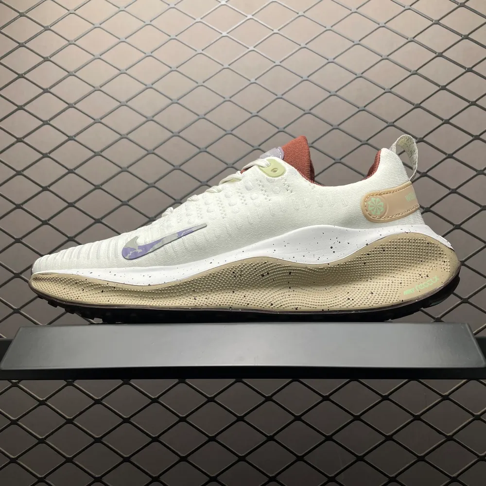 💰530 純原NK React Infinity Run 4 超輕網面跑步鞋 HF5710-101 尺碼：39 40 40.5 41 42 42.5 43 44 44.5 45 編號：23TDEF60