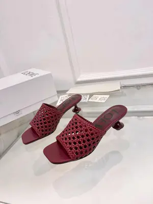 頂級版本🆕💗【羅意威•Loewe】 火爆新款 配合整體原版楦型，時尚而個性好穿 顏色超讚
