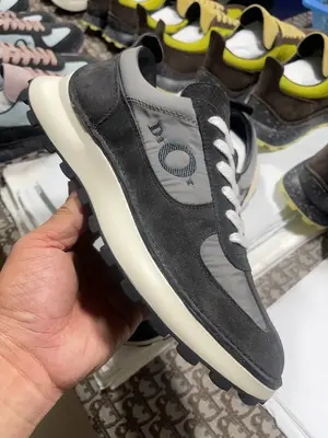 ✨✨2026新款迪奧（Dior）復古慢跑鞋，明星同款，整體設計融合了高階時裝質感與運動休閒風，上腳軟糯不磨腳，暴走一天不累