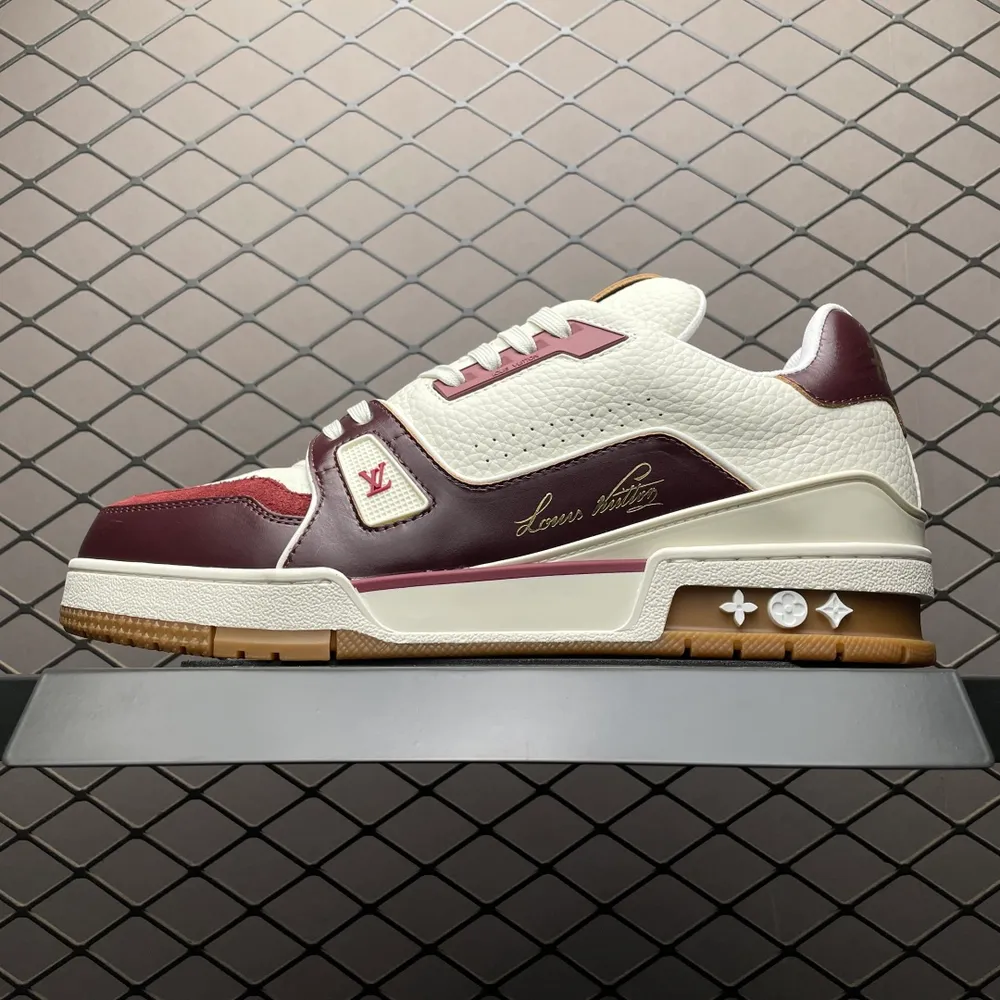 Louis Vuitton 路易威登 LV Trainer 低幫休閒板鞋 海淘代購同渠道品質 高階零售 外貿充正專供 原版購入開發 ZP級全套包裝 完美楦型 正確卡色 大底TPU 質感媲美原版 細節與原版一致 請注意區分市面通貨材 尺碼：3