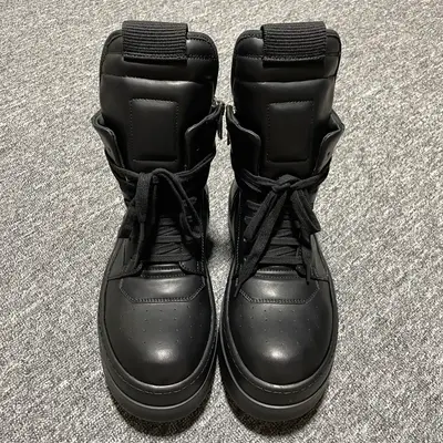 純原 Rick Owens 瑞克 歐文斯  高街經典休閒板鞋 配置天地蓋硬實禮盒(附贈棉布託購物袋一個)升級原楦原紙版開發版型 牛皮革鞋面材質 小羊真皮內襯 全新資料開發奶香型TPU鋸齒紋耐磨橡膠鞋底 尺碼：36 37 38 39 40 4