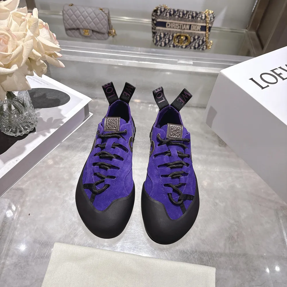 2025年春夏LOEWE羅意威全新阿甘跑鞋現以全新配色呈現，領略該品牌的精湛製作工藝，鞋底設計新穎，防踢防滑，年度最舒適的暴走鞋，無原版不開發，原版1:1複製。