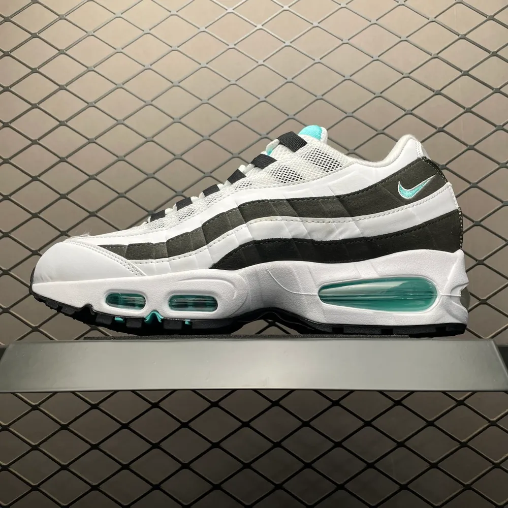 💰550 外貿跑量專供 NK Air Max 95 低幫休閒運動鞋 IM7409-100大廠出品 品質板正 性價比無敵 尺碼：40 40.5 41 42 42.5 43 44 44.5 45 46 47.5 編號：25YEFF23
