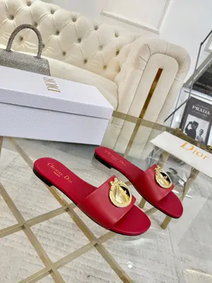 2026早春新款 Dior 牛皮面 羊皮裡   九色任選  碼數35-42  橡膠底出p560  真皮底+30