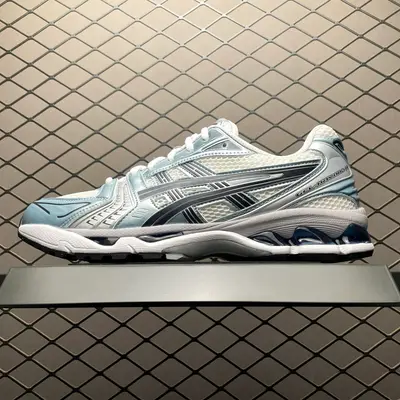 💰569 純原Asics 亞瑟士 GEL-Kayano 14 低幫運動休閒跑步鞋 1203A537-106 平臺專供品質 一箇中底細節區別市面通貨 尺碼：36 37 37.5 38 39 39.5 40 40.5 41.5 42 42.5
