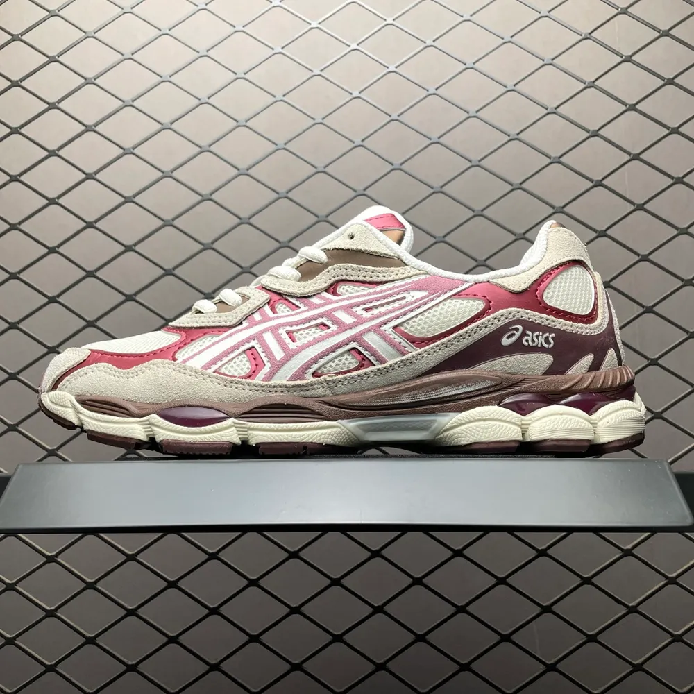 💰530 純原Asics 亞瑟士 GEL-NYC 低幫運動休閒跑步鞋 1203A788-100 平臺專供品質 區別市面通貨 尺碼：36 37 37.5 38 39 39.5 40 40.5 41.5 42 42.5 43.5 44 45 