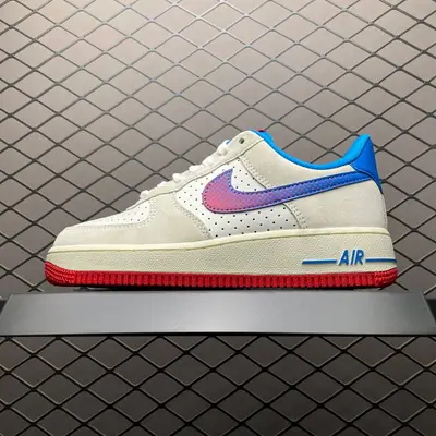 💰569 純原NK Air Force 1 Low 空軍一號低幫休閒板鞋 HQ3618-113 原廠衝刀皮料切割乾淨 無任何毛邊 打造純正空軍 全掌內建蜂窩氣墊 原盒配件 原廠中底鋼印、拉幫完美 全套原楦原模傾力打造完美版型 尺碼：35.